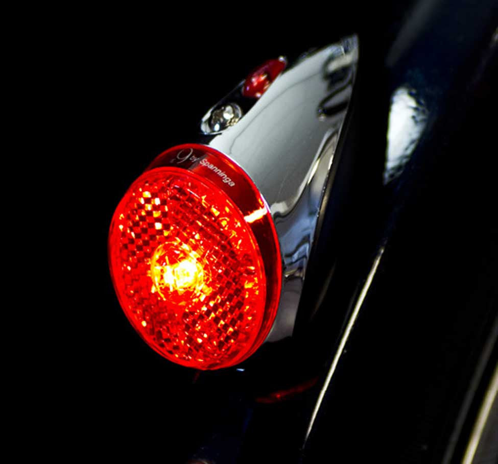 NR 9 XB REAR LIGHT - BATTERY - FENDER MOUNT